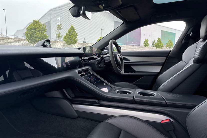 Porsche Taycan Performance Plus 93.4Kwh Gts Black #9