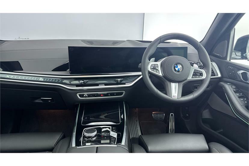 BMW X7 Xdrive40d Mht M Sport Step Black #4
