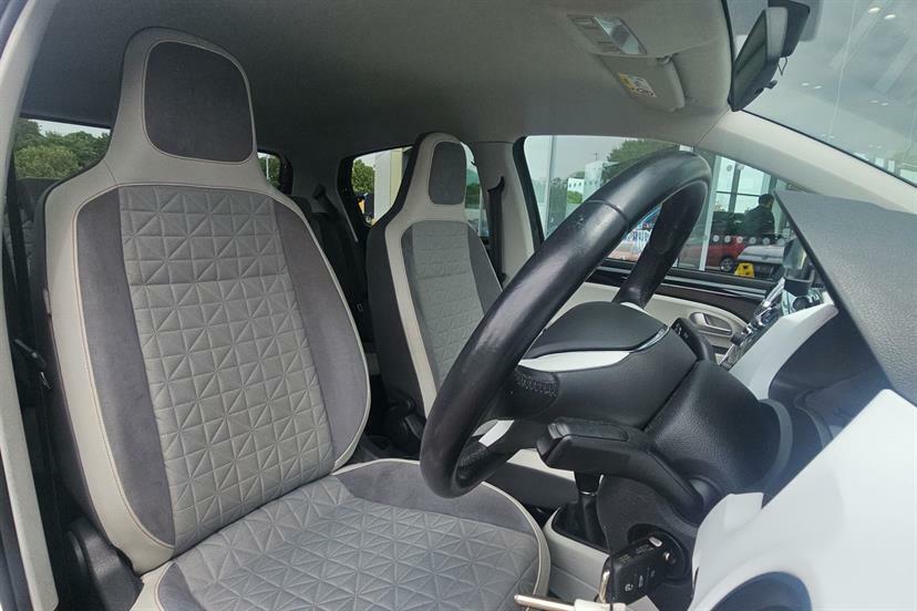 Volkswagen Up High Up Blue #30