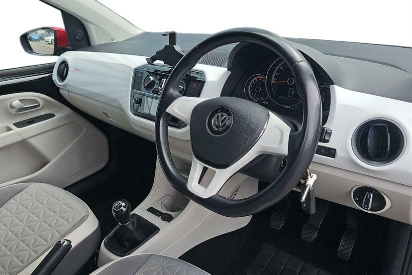 Volkswagen Up 1.0 Up Beats Black #6
