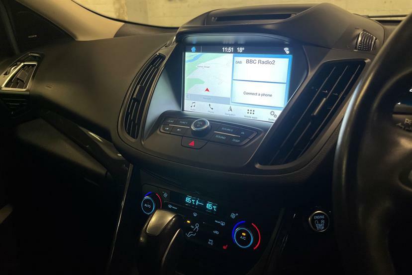 Ford Kuga Kuga St-line Tdci 4X4 Black #37