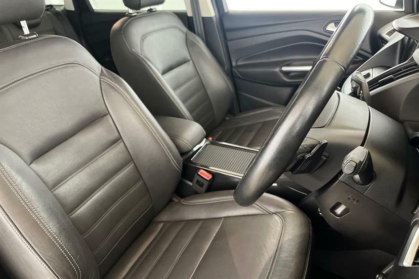 Ford Kuga Kuga St-line Tdci 4X4 Black #27