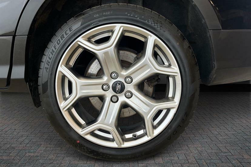 Ford Kuga Kuga St-line Tdci 4X4 Black #5