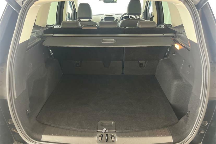 Ford Kuga Kuga St-line Tdci 4X4 Black #8