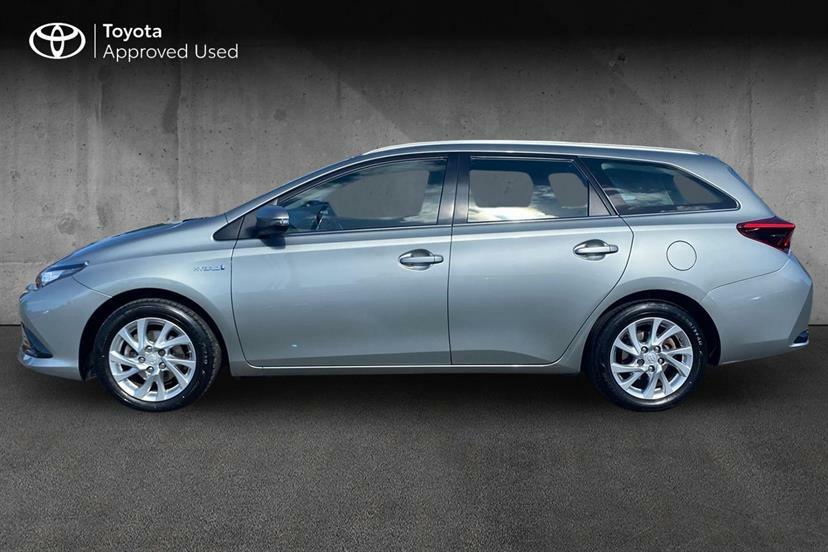 Toyota Auris Design White #16