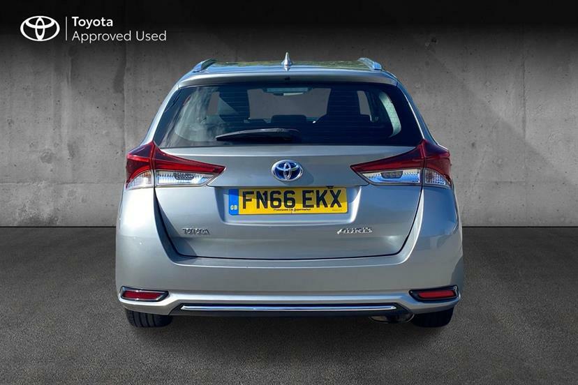 Toyota Auris Design White #18