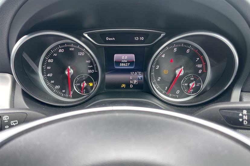 Mercedes-Benz GLA Class 180 Amg Line Edition Black #4