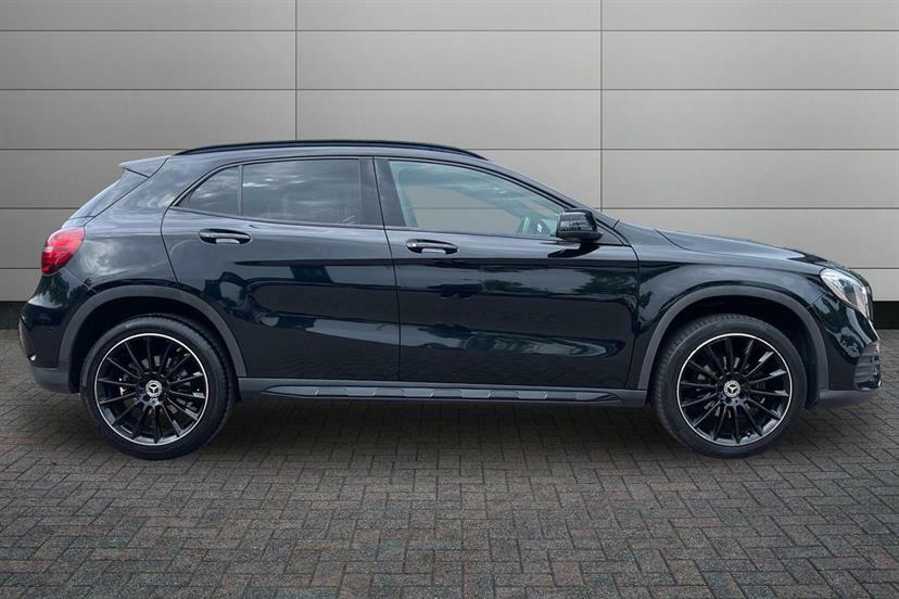 Mercedes-Benz GLA Class 180 Amg Line Edition Black #2