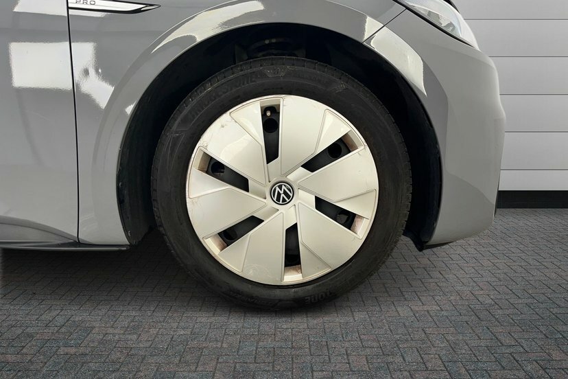 Volkswagen ID.3 Pro Performance 58Kwh Life Hatchback Black #5