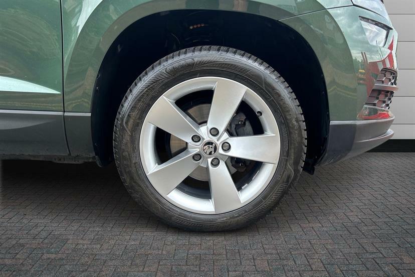 Skoda Karoq 1.5 Tsi Se Dsg Green #4