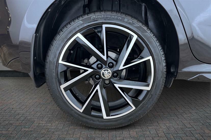 Skoda Kamiq 1.0 Tsi 110 Monte Carlo Dsg Black #5