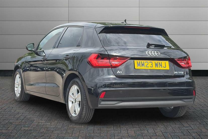 Audi A1 25 Tfsi Technik Black #3