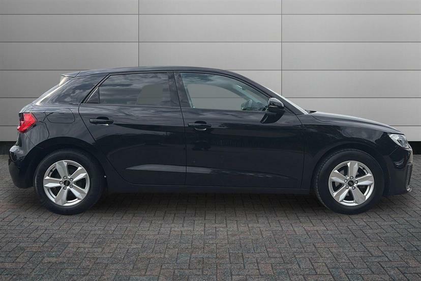 Audi A1 25 Tfsi Technik Black #4