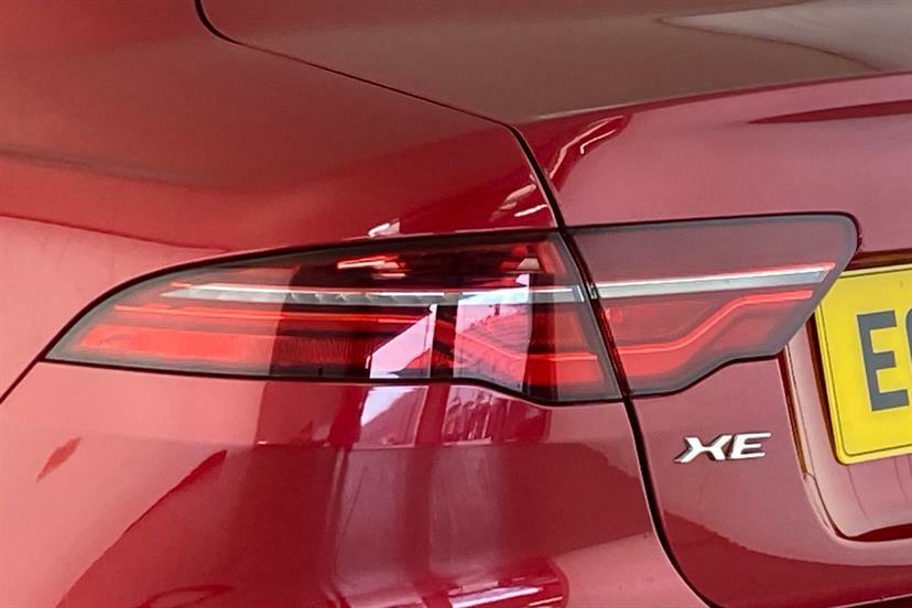 Jaguar XE D R-sport Black #18
