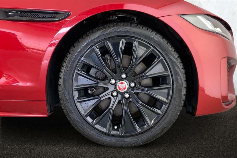 Jaguar XE D R-sport Black #7