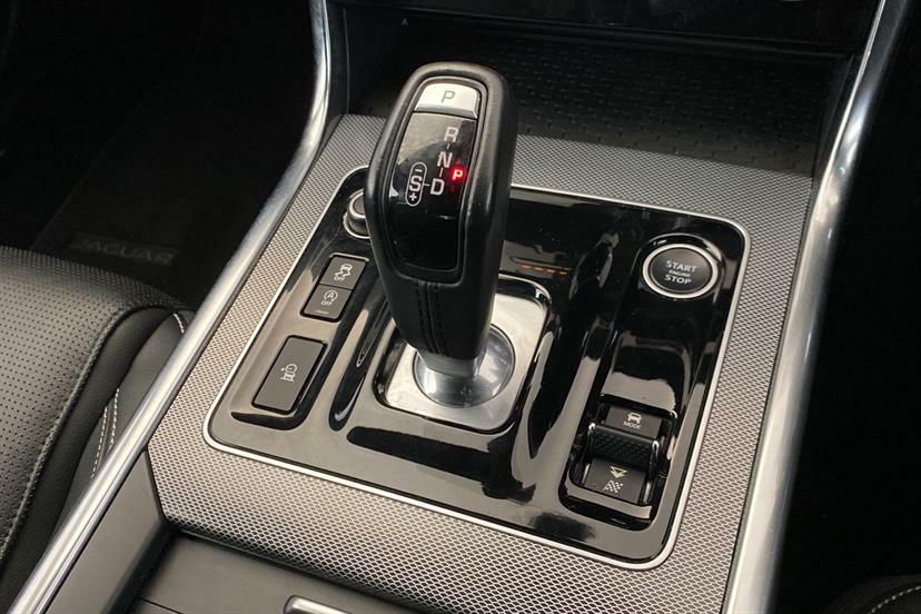 Jaguar XE D R-sport Black #12