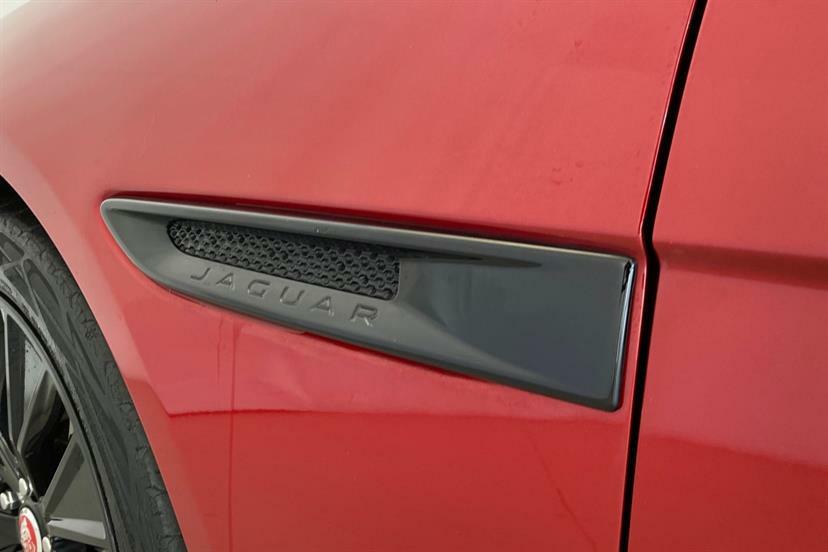 Jaguar XE D R-sport Black #19