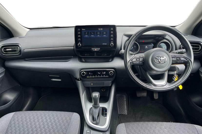Toyota Yaris 1.5 Hybrid Design Cvt White #5