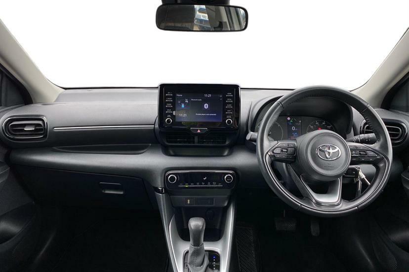 Toyota Yaris 1.5 Hybrid Icon Cvt White #5