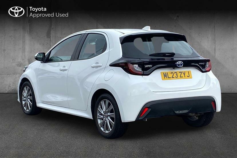 Toyota Yaris 1.5 Hybrid Icon Cvt White #4
