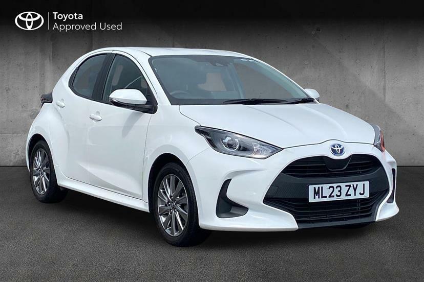 Toyota Yaris 1.5 Hybrid Icon Cvt White