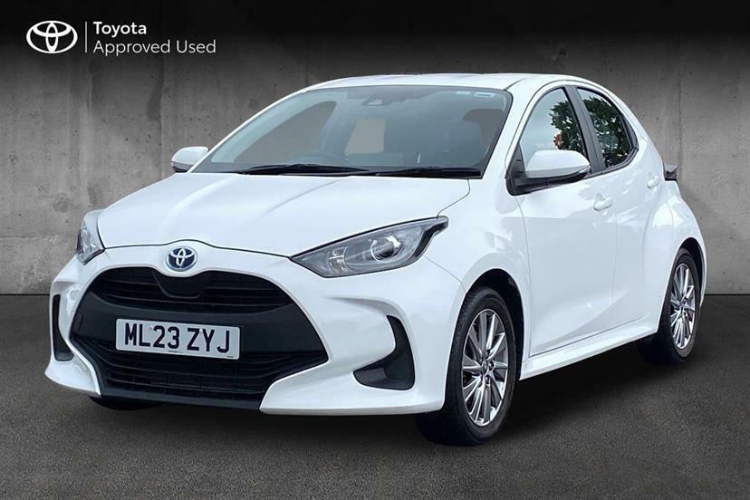 Toyota Yaris 1.5 Hybrid Icon Cvt White #3