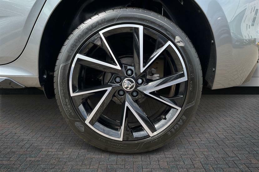 Skoda Kamiq 1.0 Tsi 110 Monte Carlo Grey #5