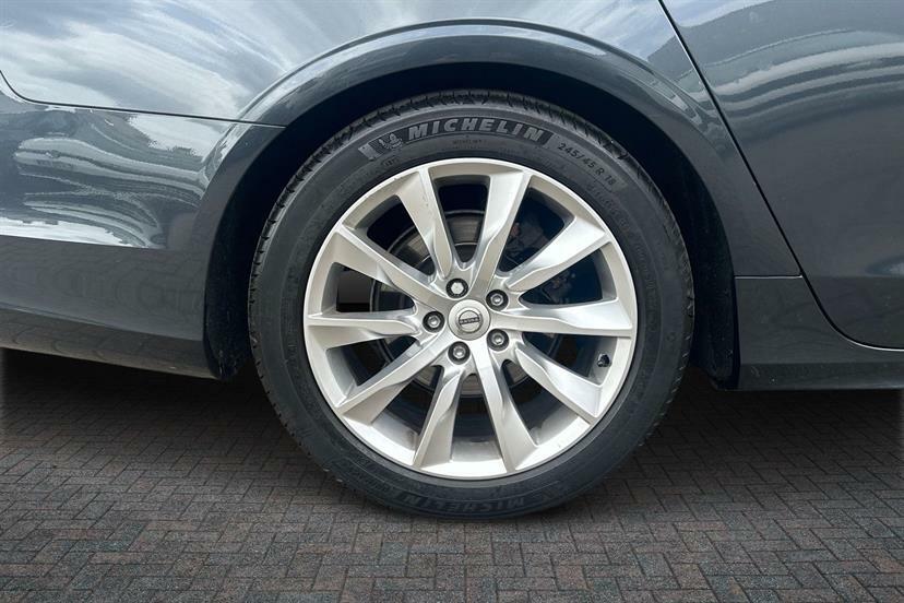 Volvo V90 2.0 T4 Momentum Plus Geartronic Grey #4