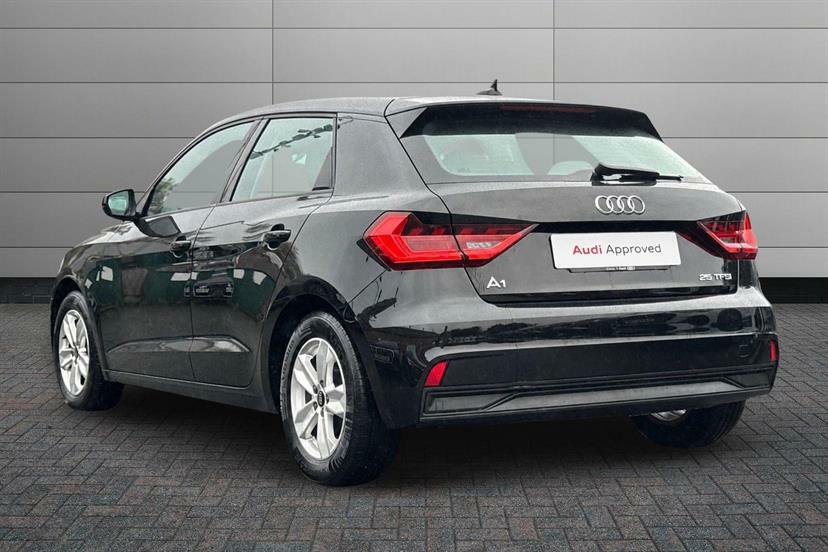 Audi A1 25 Tfsi Technik Black #3