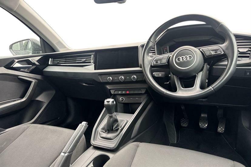 Audi A1 25 Tfsi Technik Black #6