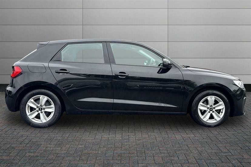 Audi A1 25 Tfsi Technik Black #4