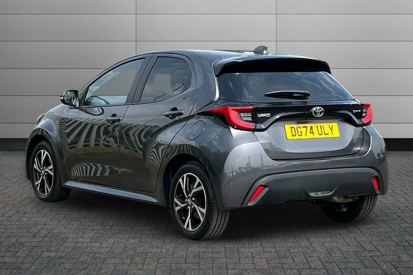 Toyota Yaris 1.5 Vvt-h Design Hatchback Hybrid E-cvt DG74ULY Grey #3
