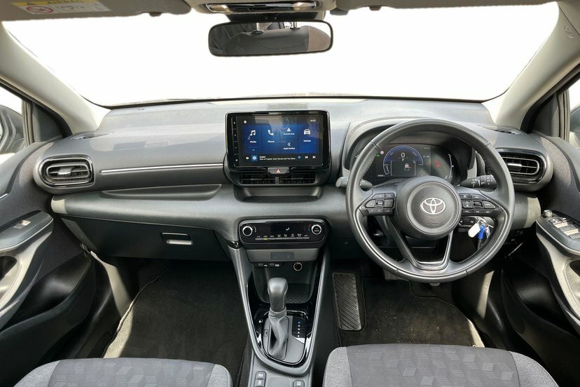Toyota Yaris 1.5 Vvt-h Design Hatchback Hybrid E-cvt DG74ULY Grey #6