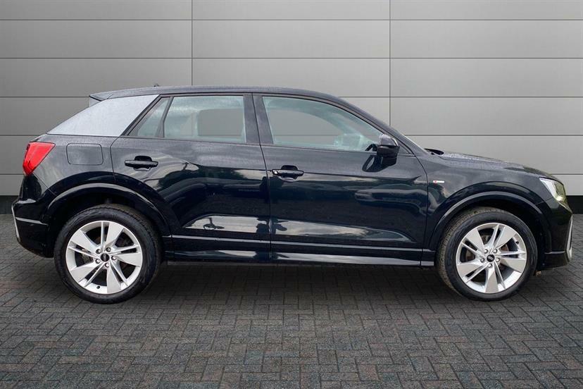 Audi Q2 35 Tfsi S Line S Tronic Cs Black #3