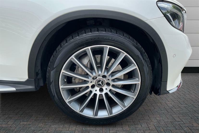 Mercedes-Benz GLC Class 250 4Matic Amg Line Premium 9G-tronic White #3