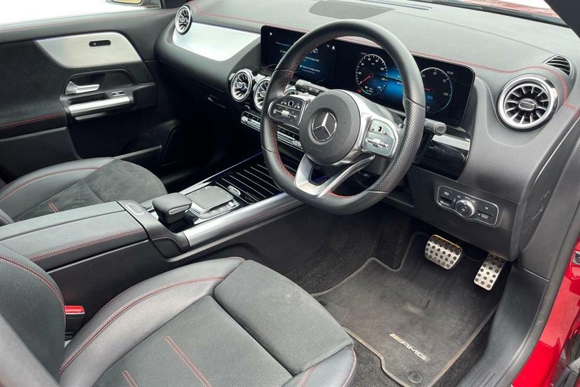 Mercedes-Benz EQA 300 4Matic 168Kw Amg Line 66.5Kwh Red #5