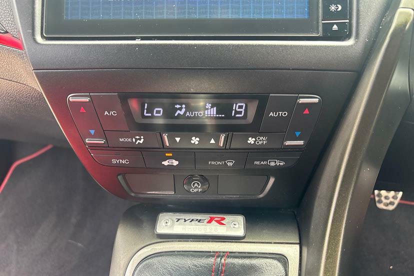 Honda Civic 1.0 Vtec Turbo Ex Black #25
