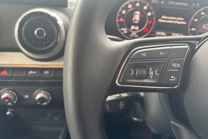 Audi Q2 35 Tfsi Black Edition 2024 Black #27