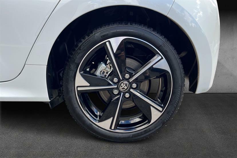 Toyota Yaris 1.5 Hybrid 130 Excel Cvt White #5