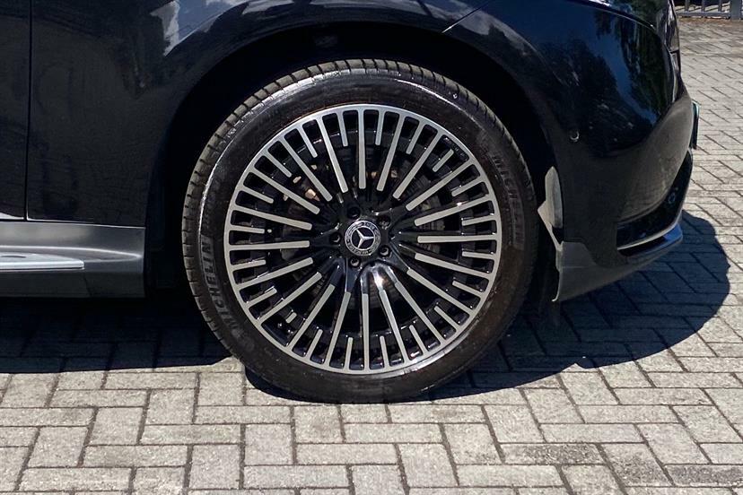 Mercedes-Benz EQC 400 300Kw Amg Line Premium 80Kwh Black #2