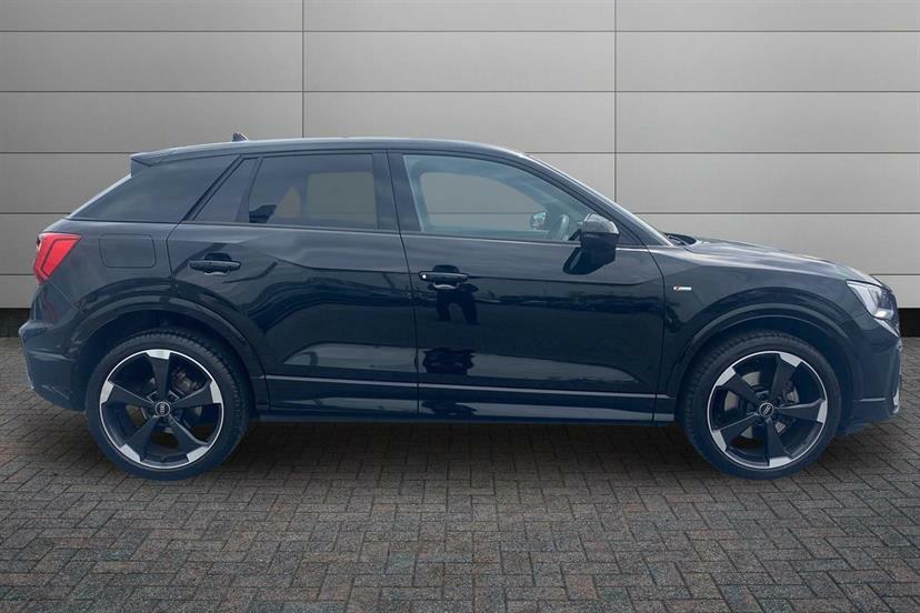 Audi Q2 35 Tfsi Black Edition S Tronic Black #4