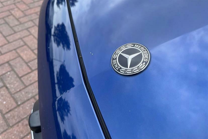 Mercedes-Benz E Class E220d Amg Line Premium 9G-tronic Blue #24