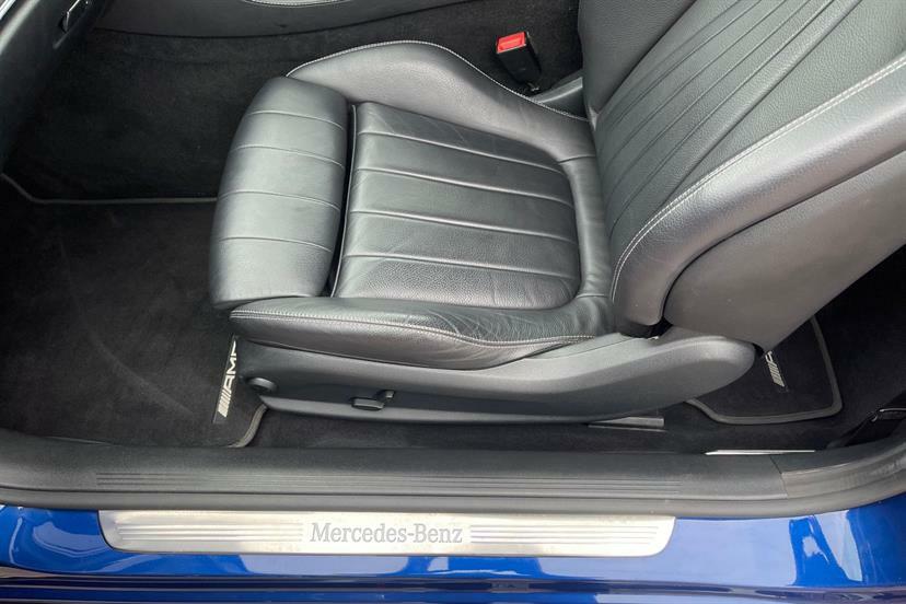 Mercedes-Benz E Class E220d Amg Line Premium 9G-tronic Blue #34