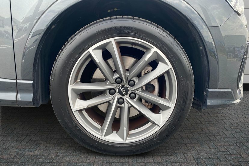 Audi Q3 1.4 Tfsie 45 Black Edition Suv Plug-in Grey #5