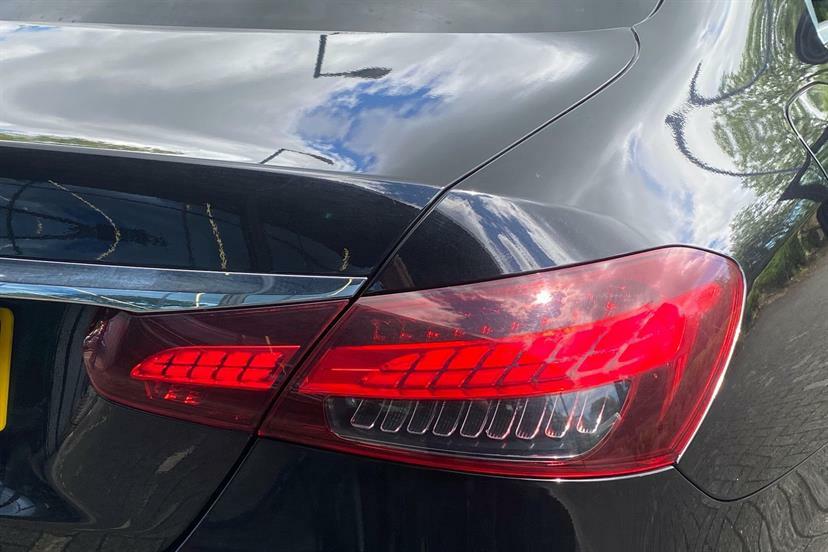 Mercedes-Benz E Class E220d 200 Amg Line 9G-tronic  #26