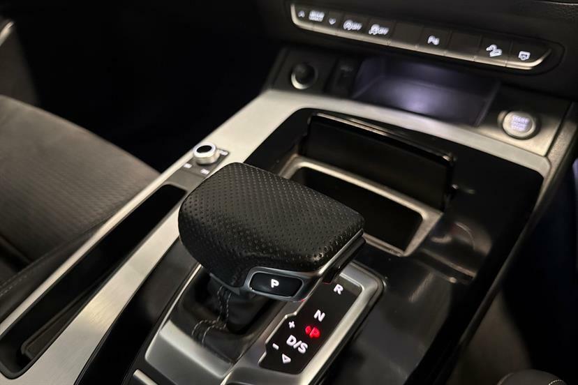 Audi Q5 40 Tdi Quattro S Line S Tronic Tech Pack Black #42