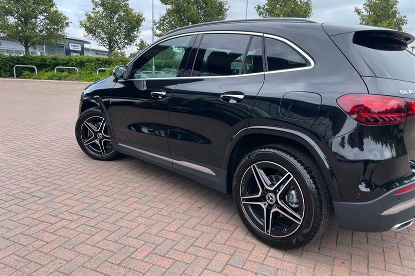Mercedes-Benz GLA Class Amg Line Silver #31