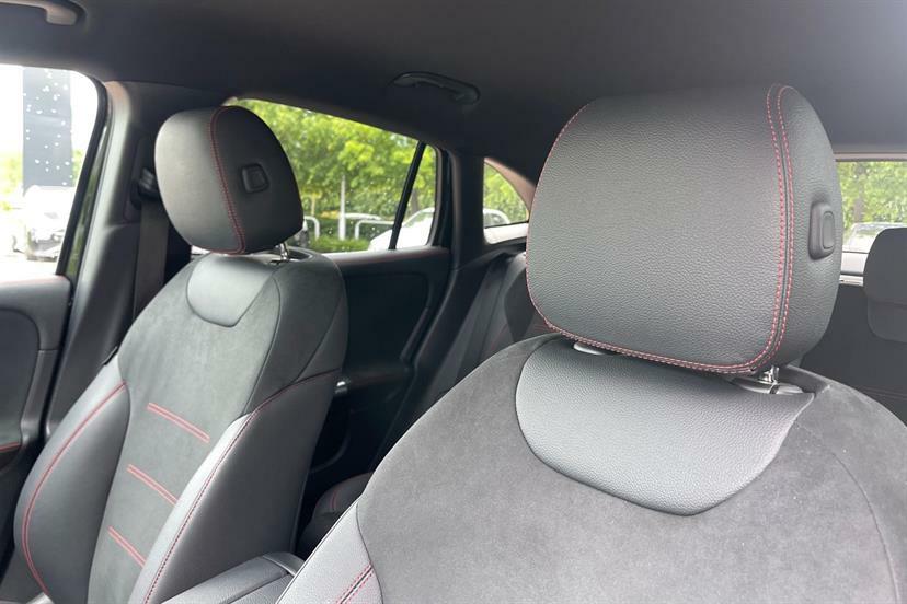 Mercedes-Benz GLA Class Amg Line Silver #36