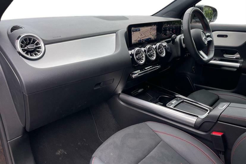 Mercedes-Benz GLA Class Amg Line Silver #9