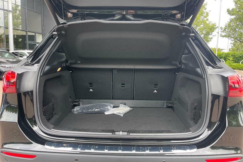 Mercedes-Benz GLA Class Amg Line Silver #25